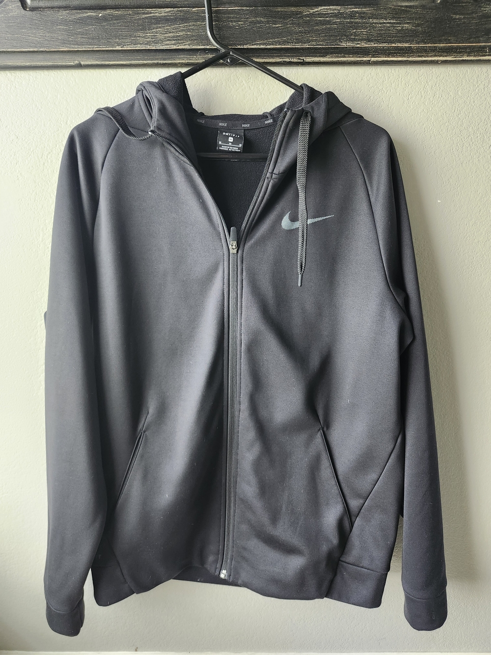 Nike Black Full-Zip Hooded Jacket with Swoosh